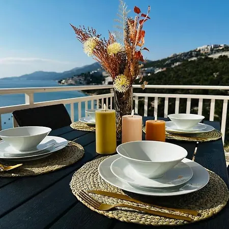 Beautiful Fully Renovated By The Sea, Large Balcony With Enchanting Views * Neum