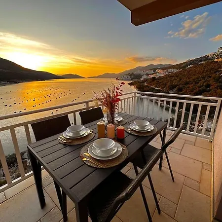 Beautiful Fully Renovated By The Sea, Large Balcony With Enchanting Views * Neum