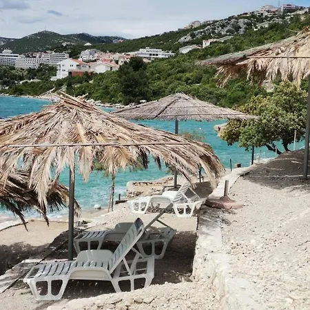 Beautiful Fully Renovated By The Sea, Large Balcony With Enchanting Views Апартаменты Неум